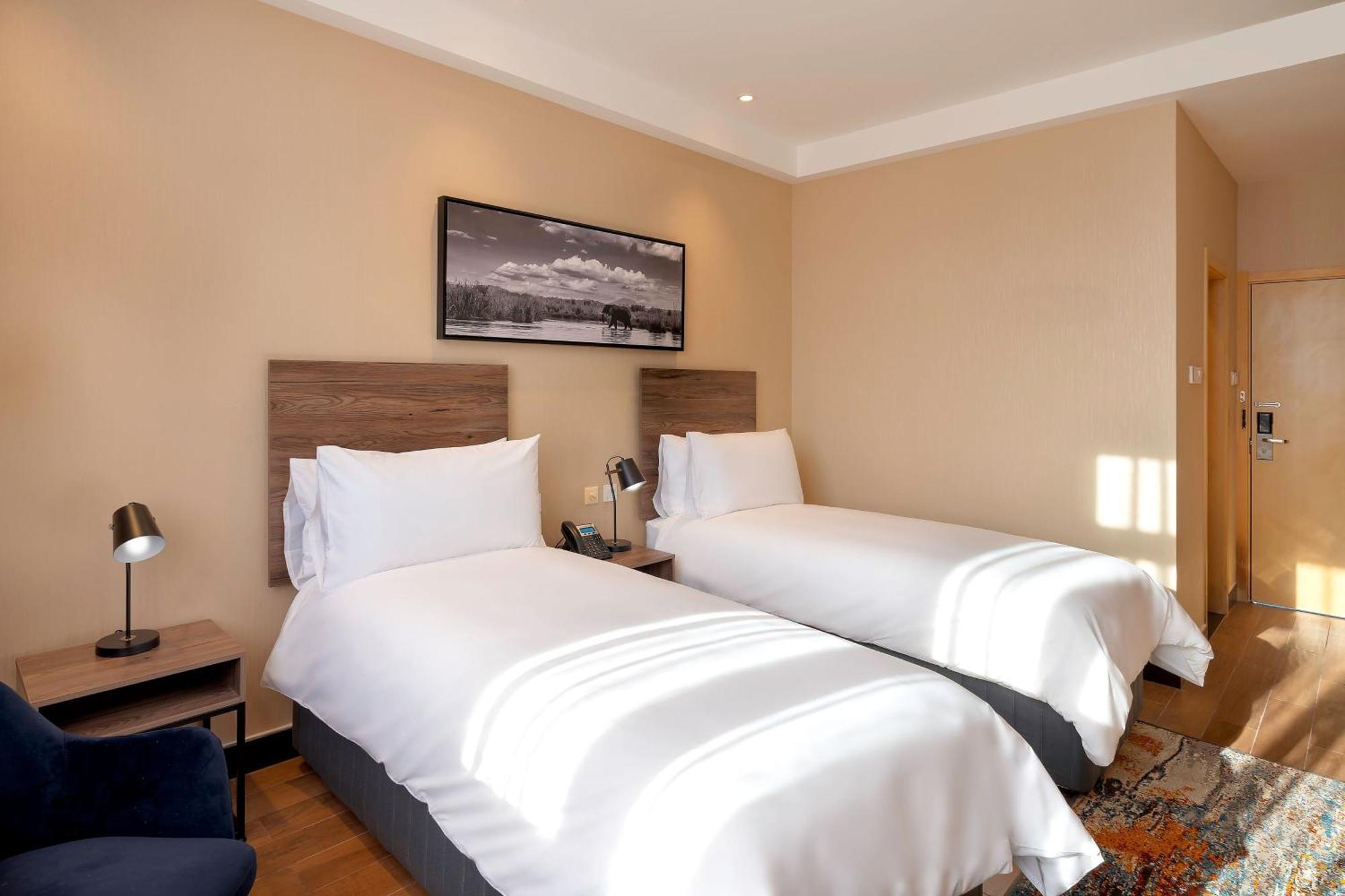 Protea Hotel By Marriott Lusaka International Airport Exteriör bild