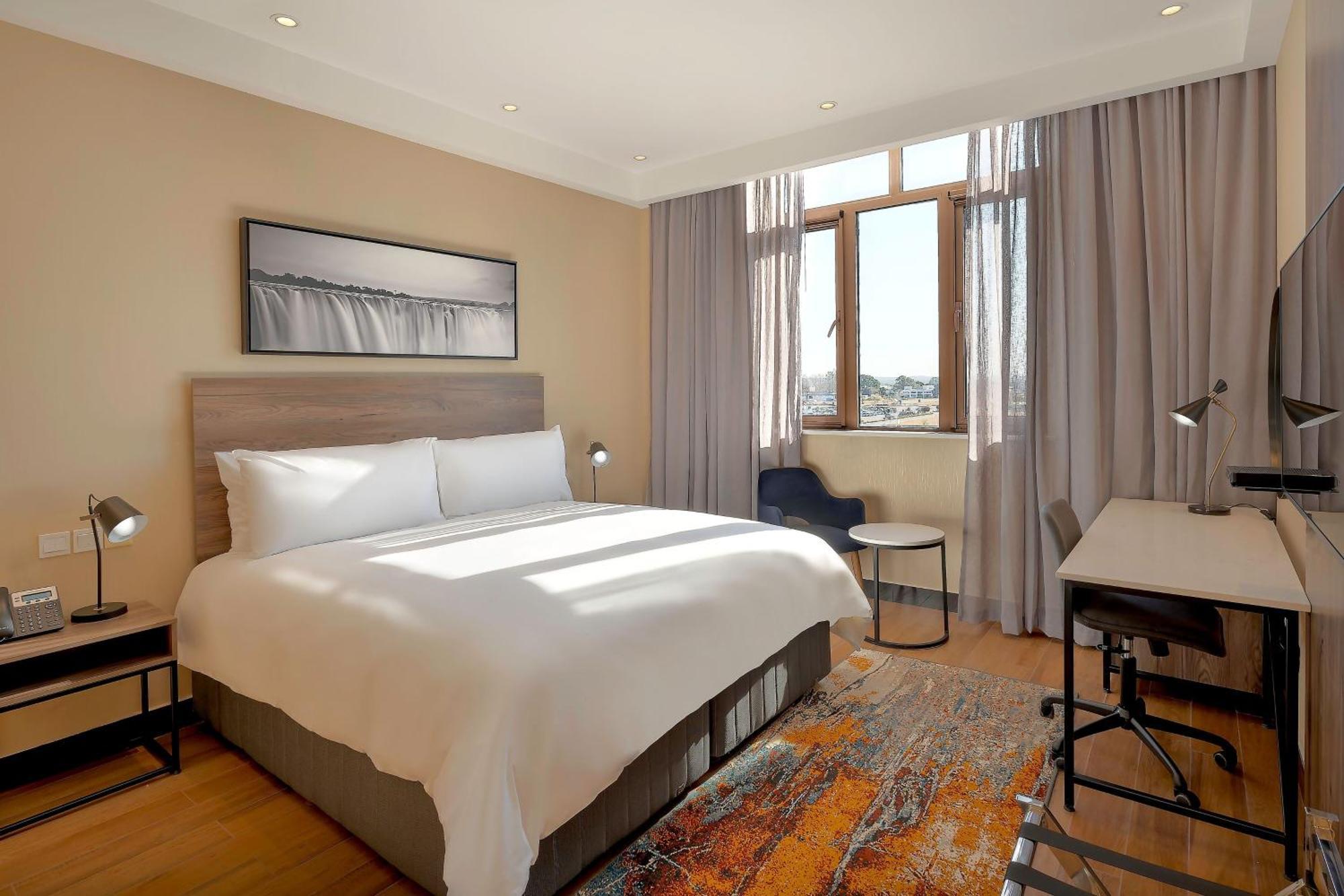 Protea Hotel By Marriott Lusaka International Airport Exteriör bild