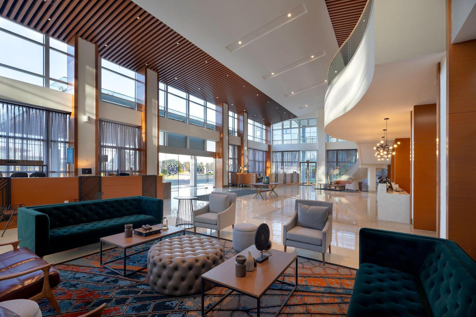 Protea Hotel By Marriott Lusaka International Airport Exteriör bild