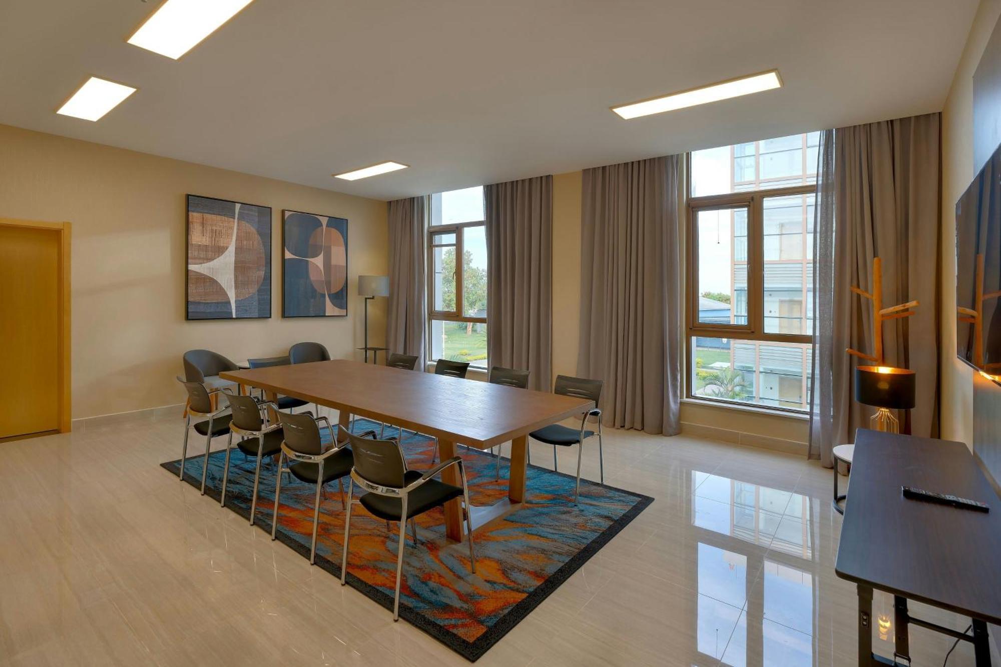 Protea Hotel By Marriott Lusaka International Airport Exteriör bild
