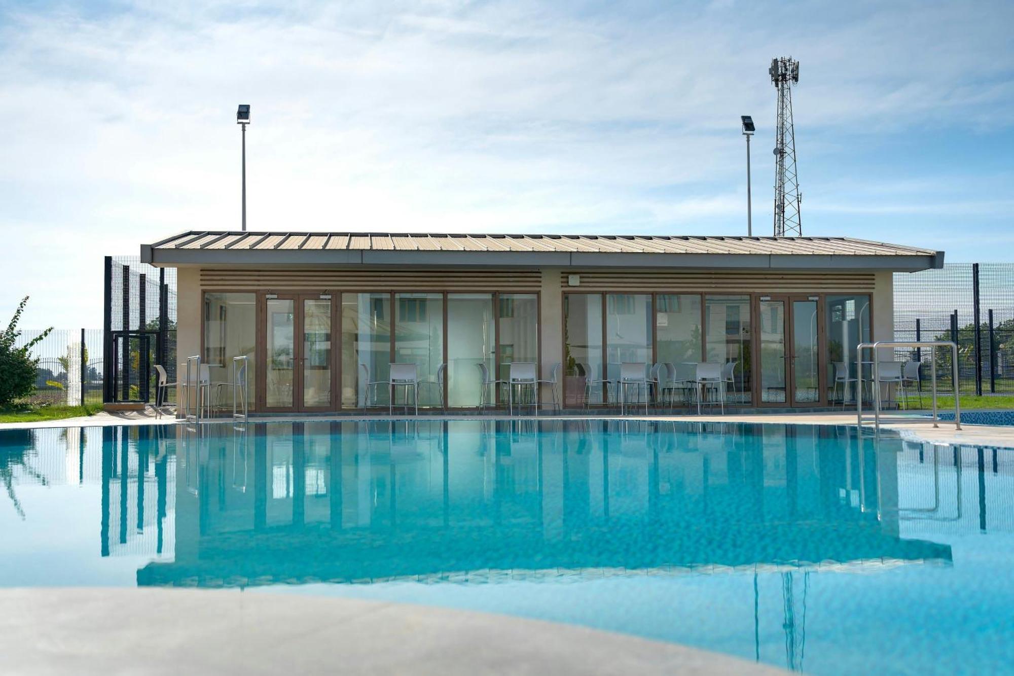 Protea Hotel By Marriott Lusaka International Airport Exteriör bild