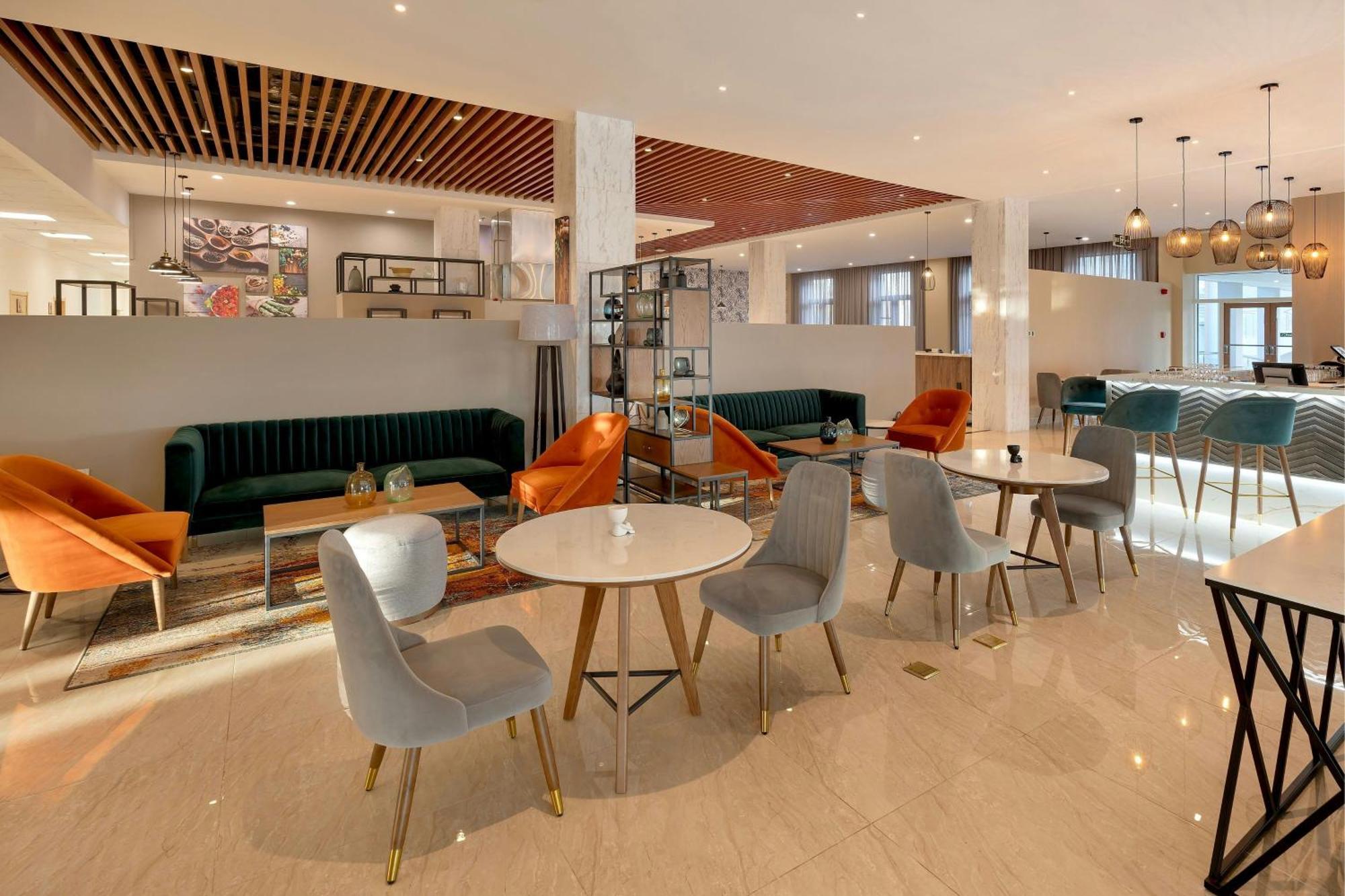 Protea Hotel By Marriott Lusaka International Airport Exteriör bild