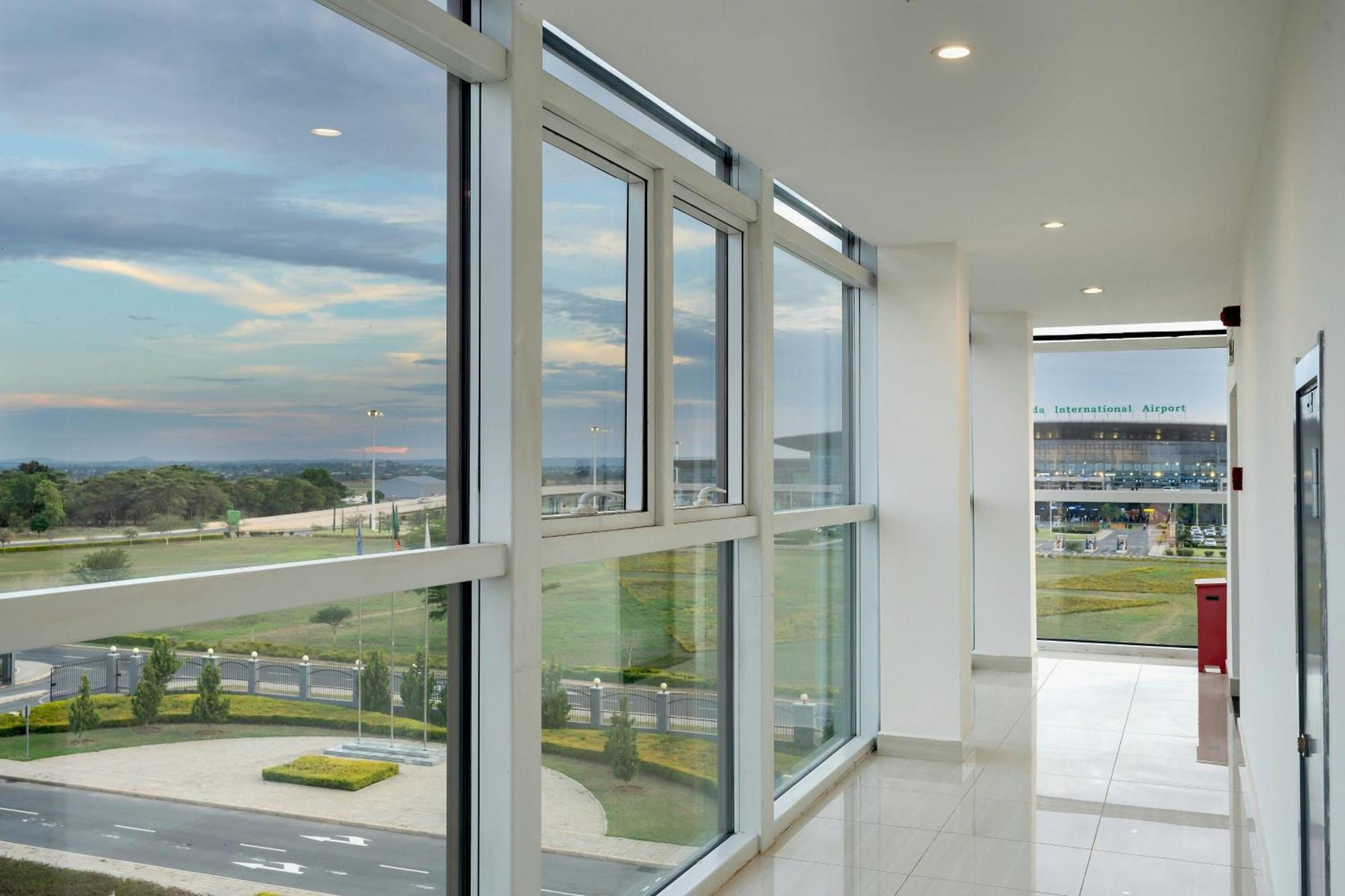 Protea Hotel By Marriott Lusaka International Airport Exteriör bild